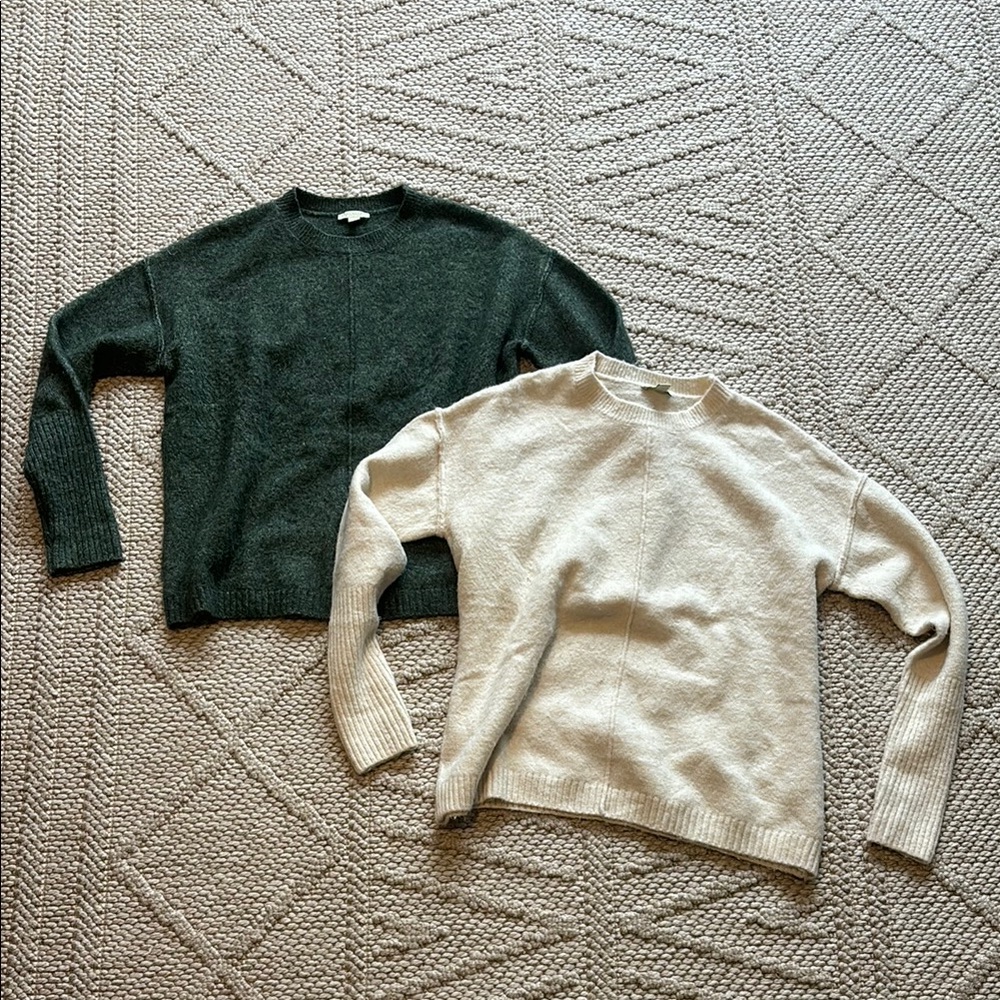 Legendary Outfitters ✨ Bundle of Two Cozy Sweaters